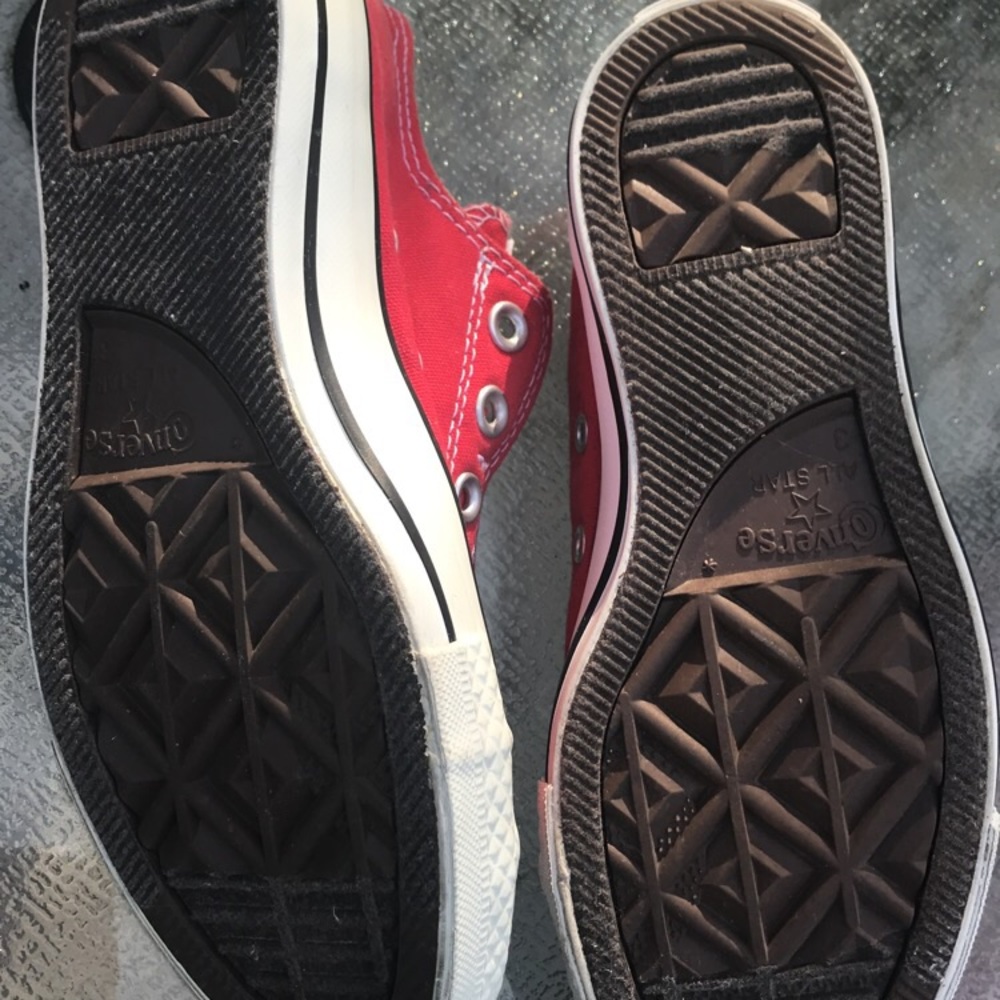Red Converse Chuck Taylor All Stars. - Picture 7 of 7